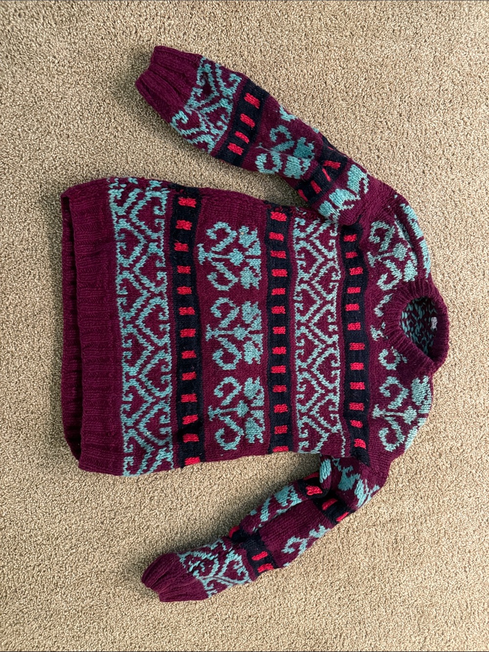 Vintage Maroon Crewneck Sweater with Teal and Black Accents